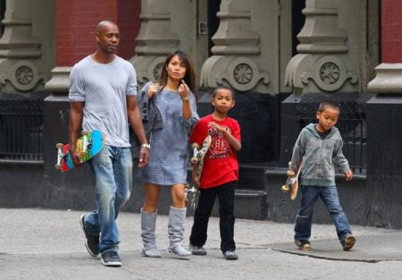 Dave spotted with family rocking streetstyle